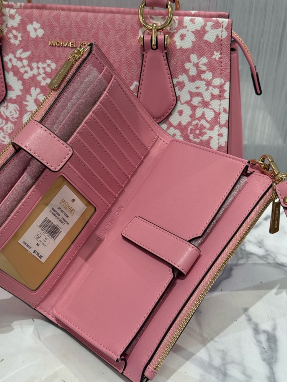 NWT MICHAEL KORS Marilyn Medium Printed Signature Logo Satchel and wristlet set - Picture 5 of 11